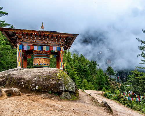 Phuntsholing to Paro Himalayan drive – 5 nights 6 days Bhutan tour